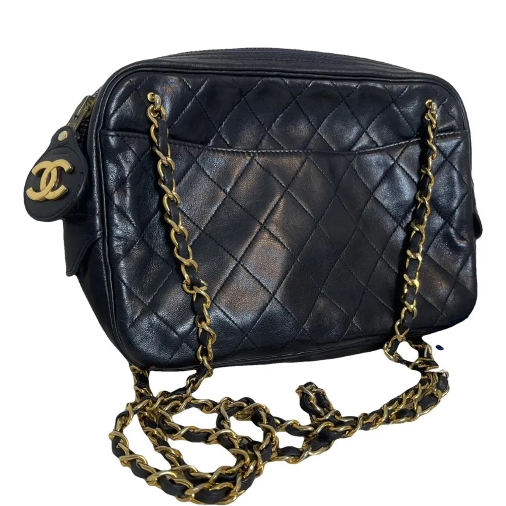 CHANEL Black Quilted Leather Shoulder Bag with Gold Chain - Picture 11 of 13